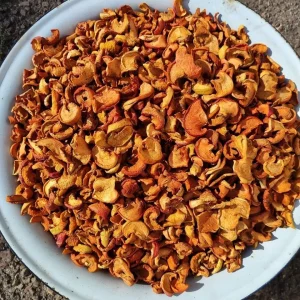 Зимняя груша, крупная, сочная, сладкая, хорошо и долго хранится, спеет постепенно 150руб/кг.