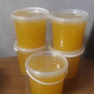 Продаю настоящий мëд. Разнотравье+донник 2026 год, 1000 рублей литр. Подсолнечный- 600 рублей литр.Любые прове…